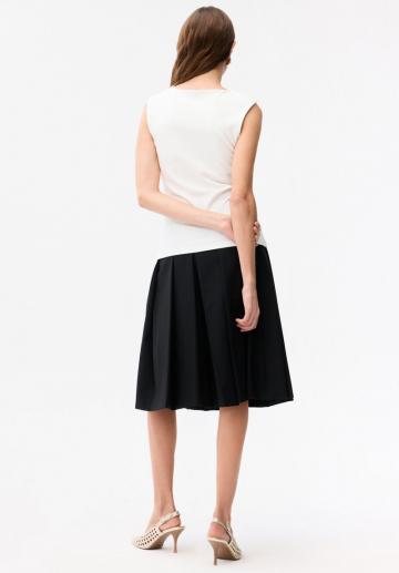 Блузка без рукавов