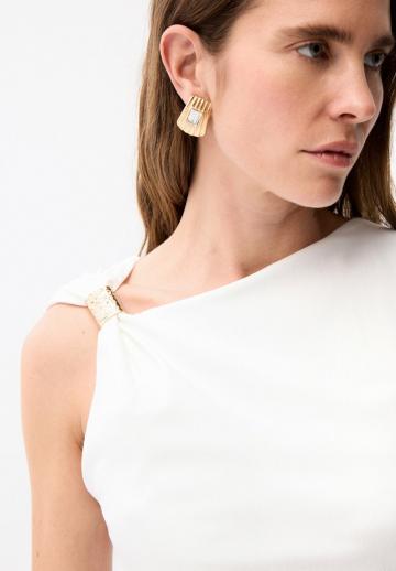 Блузка без рукавов