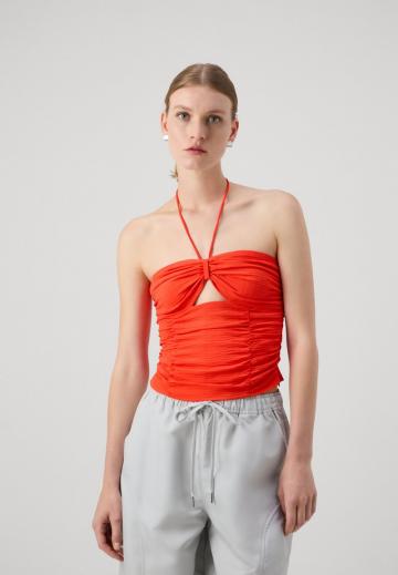 Топ без бретелек