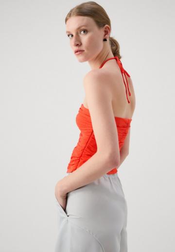 Топ без бретелек