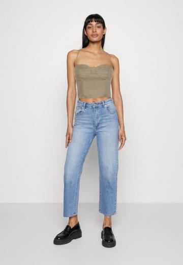 Топ без бретелек