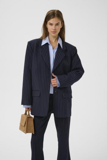 Длинный блейзер