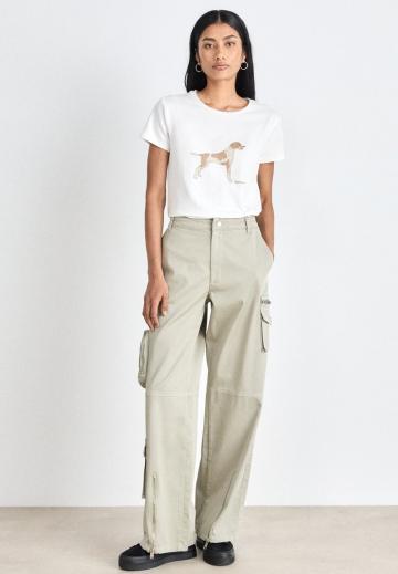 Брюки с накладными карманами