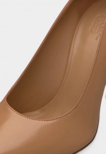 Туфли на высоком каблуке