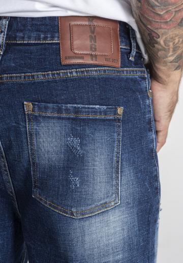 Прямые джинсы