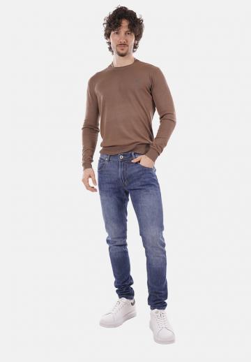 Узкие джинсы