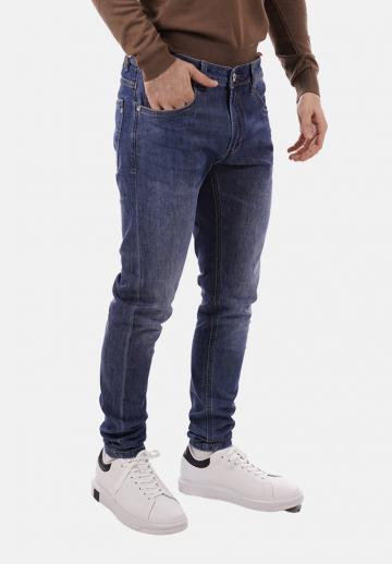 Узкие джинсы