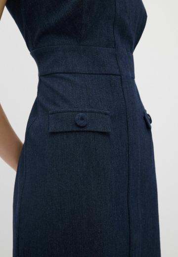 Джинсовый комбинезон