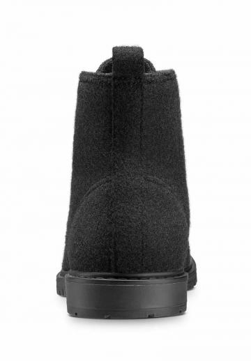 Ботинки на шнуровке