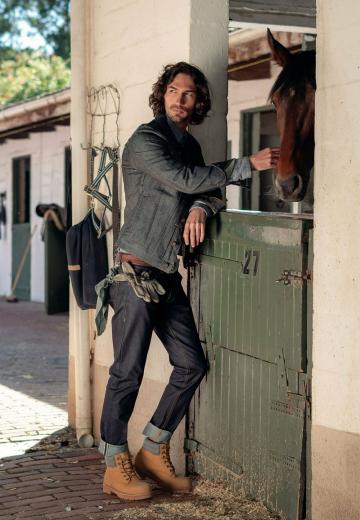 Ботинки на шнуровке