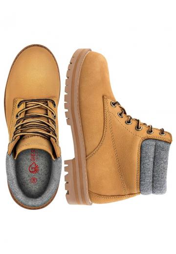 Ботинки на шнуровке