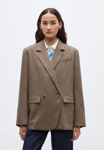 Короткое пальто