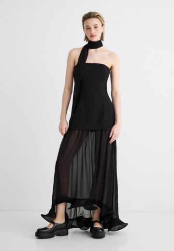 Платье без бретелек