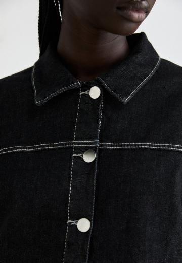 Джинсовая куртка