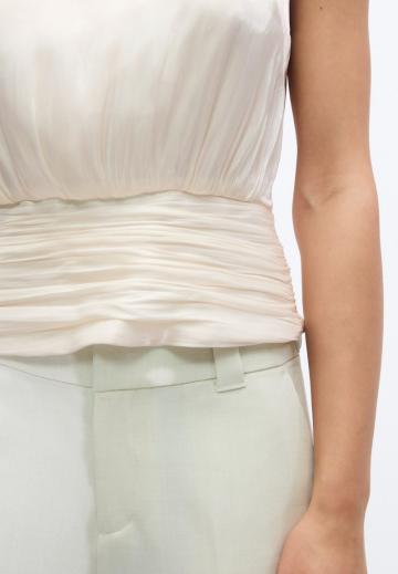 Блузка без рукавов