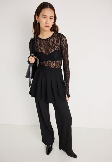 Кружевная блузка