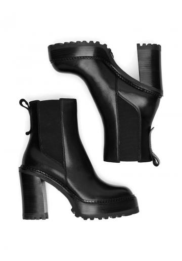 Высокие сапоги