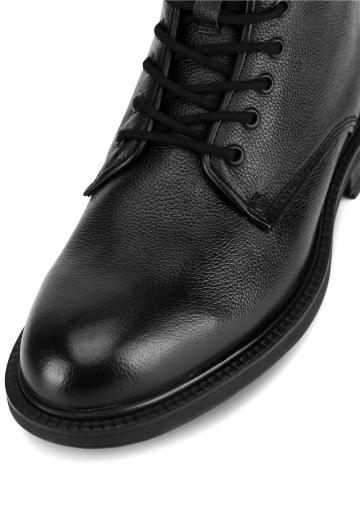 Ботинки на шнуровке