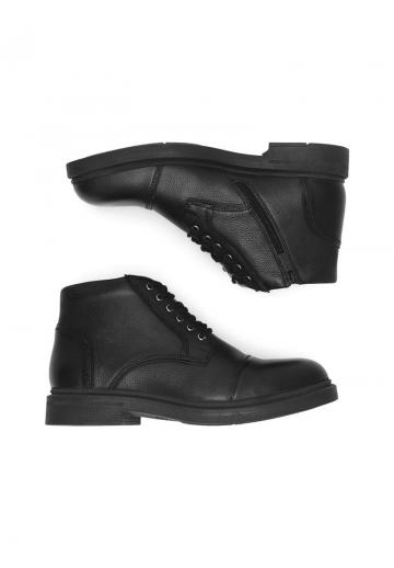 Ботинки на шнуровке