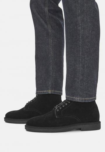 Ботинки на шнуровке