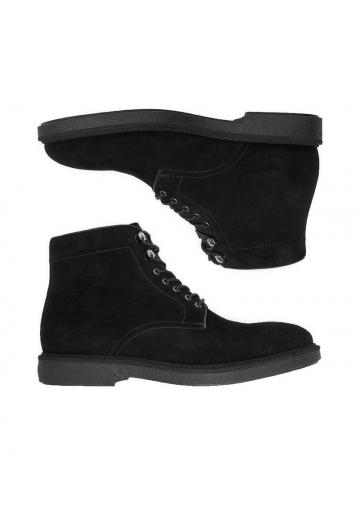 Ботинки на шнуровке