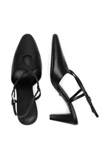 Туфли с ремешком