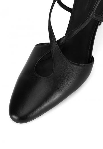 Туфли с ремешком