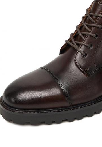 Ботинки на шнуровке