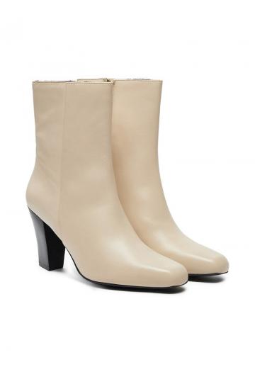 Высокие сапоги