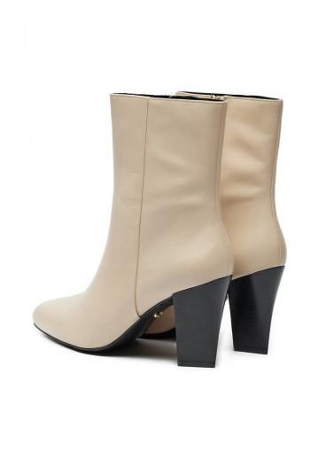 Высокие сапоги