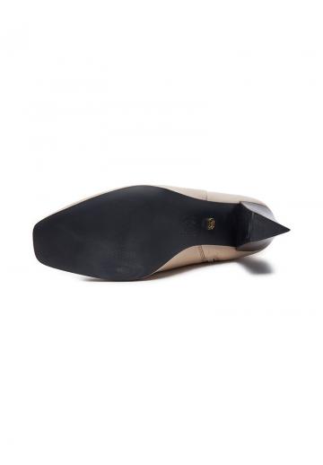 Высокие сапоги