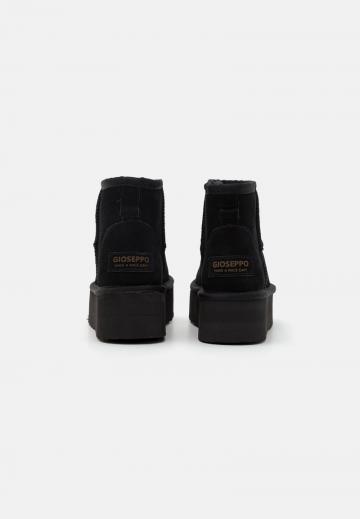 Полусапожки на платформе