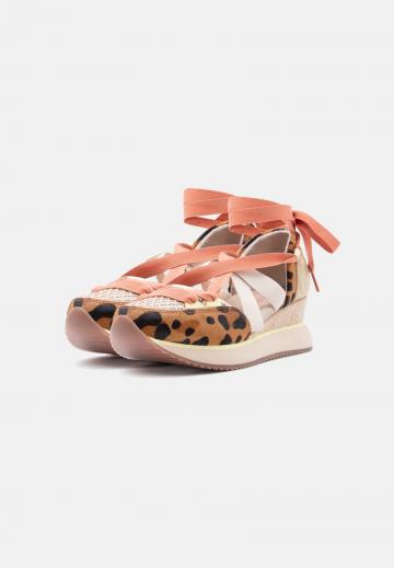 Туфли на шнуровке