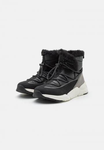 Зимние ботинки