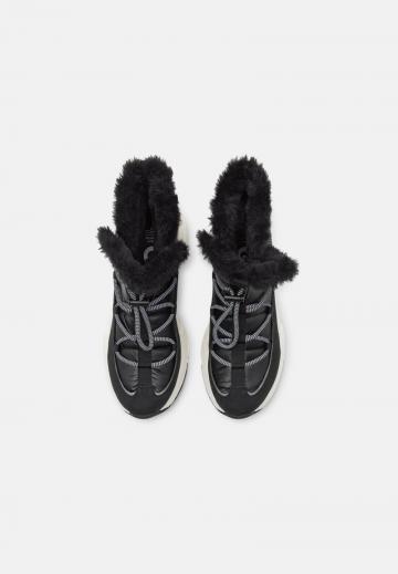 Зимние ботинки