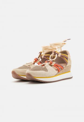 Туфли на шнуровке