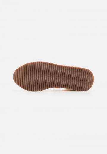 Туфли на шнуровке