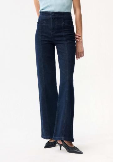 Клешеные брюки