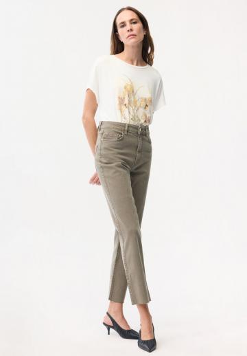 Короткие джинсы