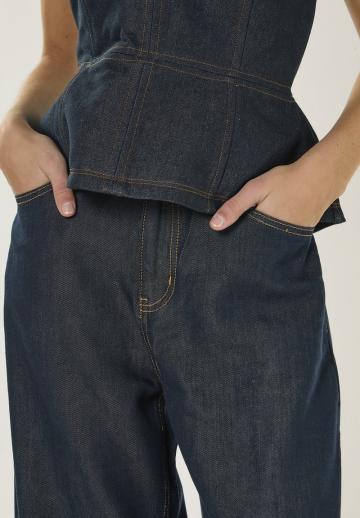 Джинсовый комбинезон