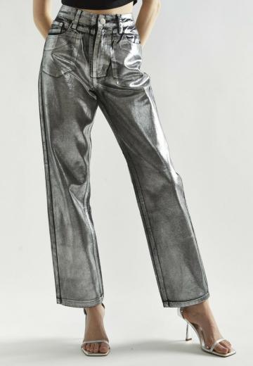 Прямые джинсы