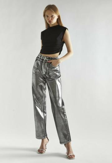 Прямые джинсы