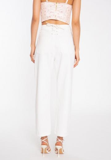 Прямые джинсы