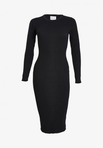 Платье футляр