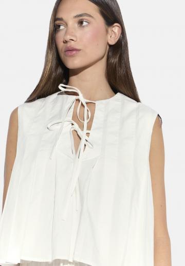 Блузка без рукавов