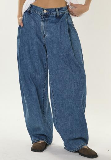 Джинсовый комбинезон