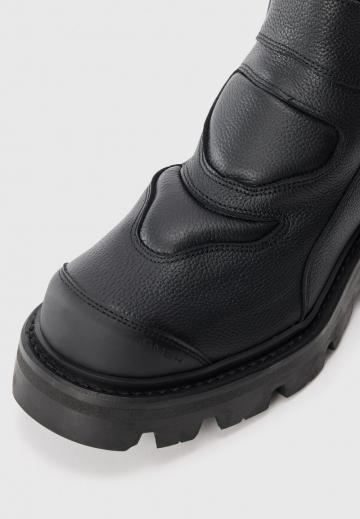 Сапожки на танкетке