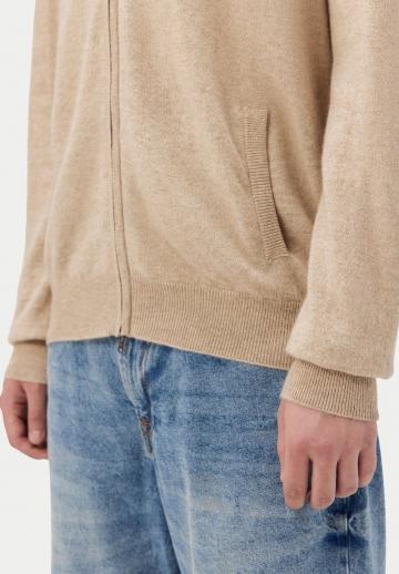 Вязаная кофта