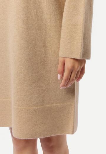 Вязаное платье