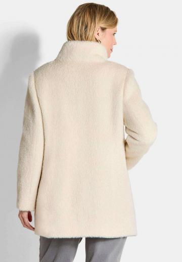Короткое пальто
